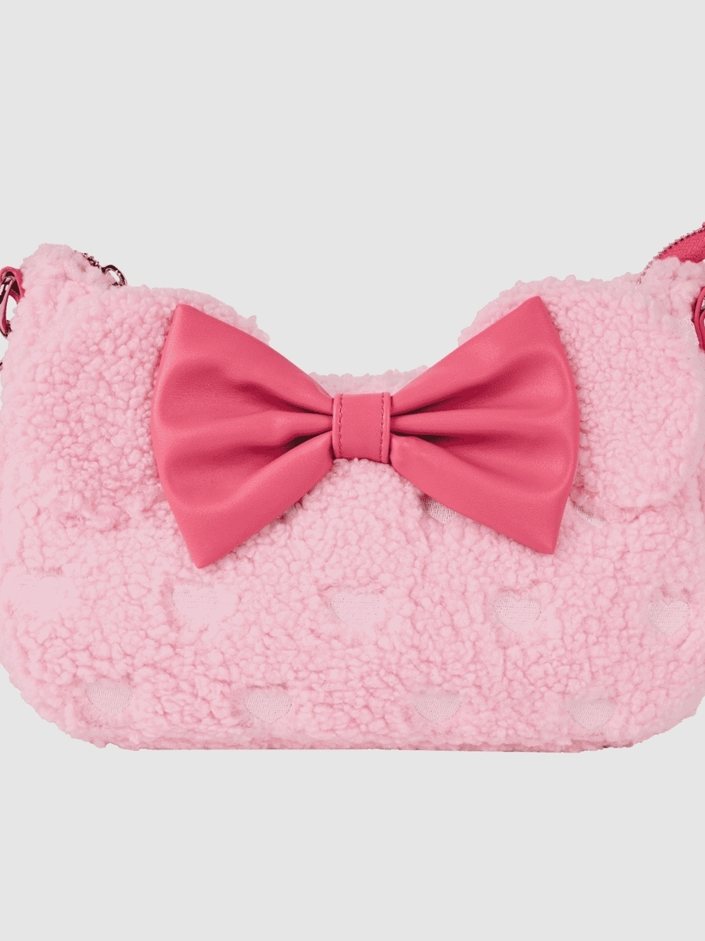 New NWT Minnie Mouse Exclusive Hearts Strawberry Scented Sherpa Crossbody Bag